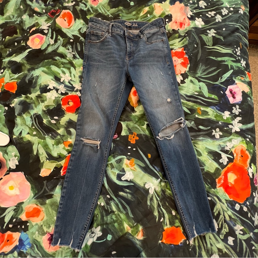 OLD NAVY ROCKSTAR SUPER SKINNY JEANS